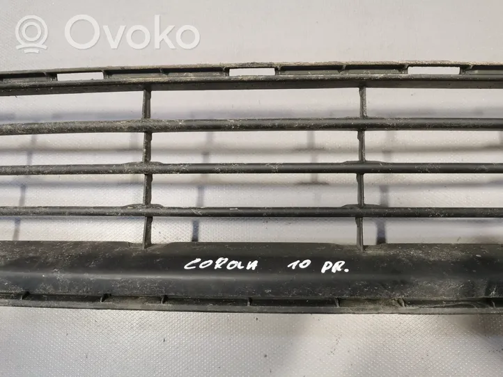 Toyota Corolla E140 E150 Etupuskurin alempi jäähdytinsäleikkö 5311202260