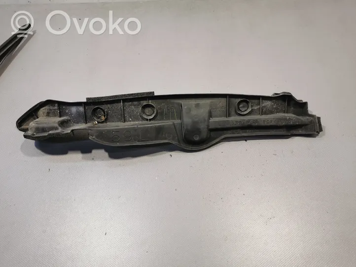 Toyota Prius (XW30) Кромка крыла 5382847030