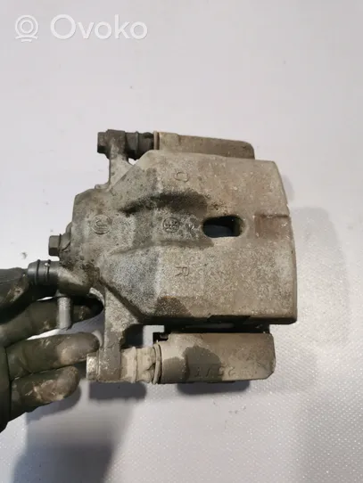 Toyota Prius (XW30) Front brake caliper 