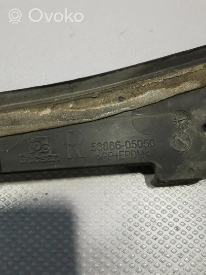 Toyota Avensis T270 Panel wykończeniowy błotnika 5386605050