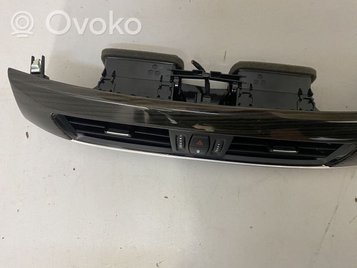 BMW X1 F48 F49 Kojelaudan hansikaslokeron lista 9332485