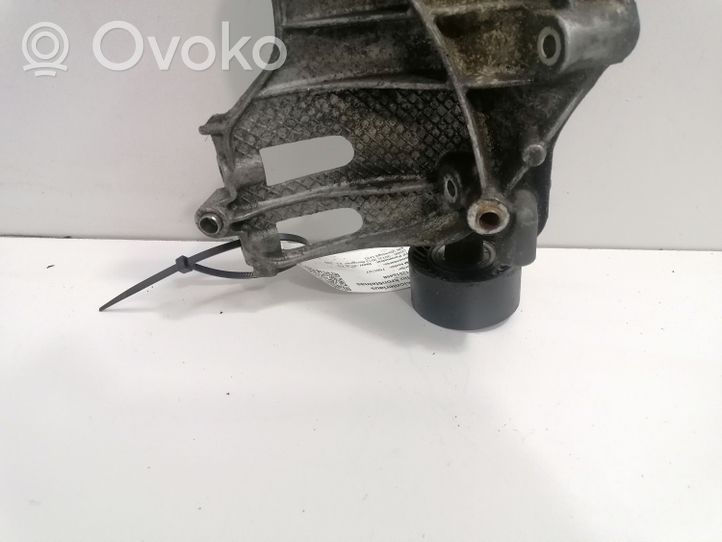 BMW X5 E70 Uchwyt / Mocowanie sprężarki klimatyzacji 7585167