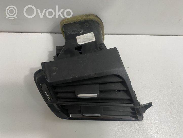 BMW X5 F15 Lango oro grotelės 9252649