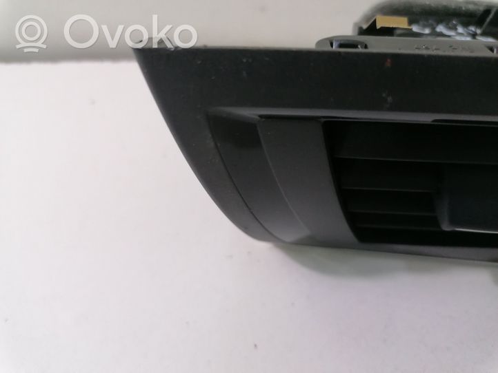 BMW 1 F20 F21 Copertura griglia di ventilazione cruscotto 2636104