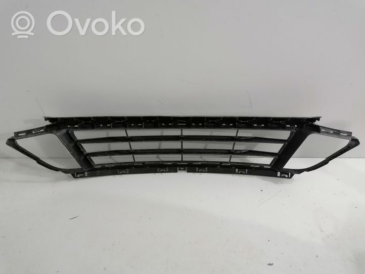 BMW 2 F46 Grille inférieure de pare-chocs avant 7460138