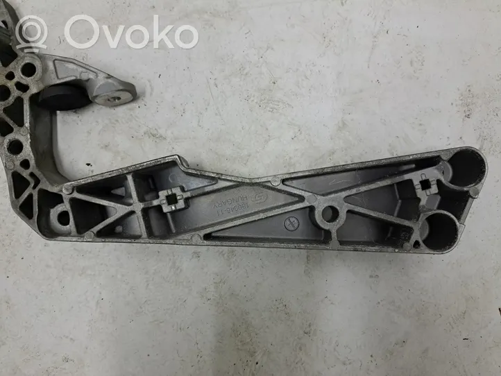 BMW 5 G30 G31 Supporto di montaggio scatola del cambio 9485312