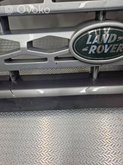 Land Rover Discovery 4 - LR4 Etupuskurin ylempi jäähdytinsäleikkö AH228138B