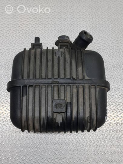 Audi A4 S4 B7 8E 8H Serbatoio del vuoto 8E0129955