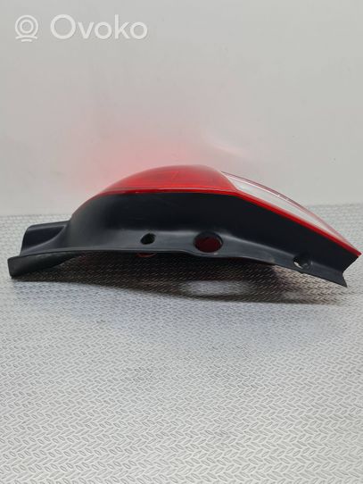 Renault Clio III Lampa tylna 8200776050