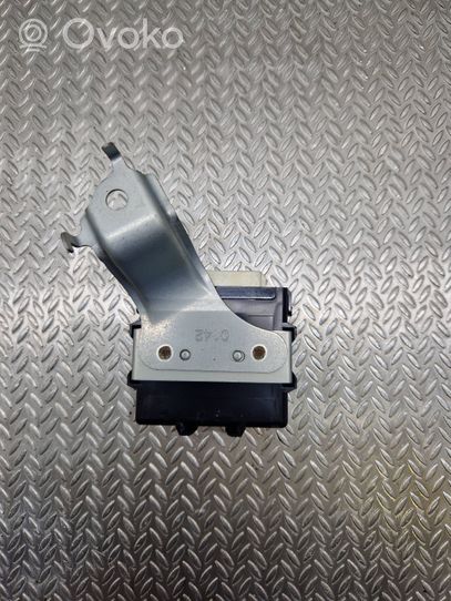 Toyota Avensis T270 Module d'éclairage LCM 3560070685