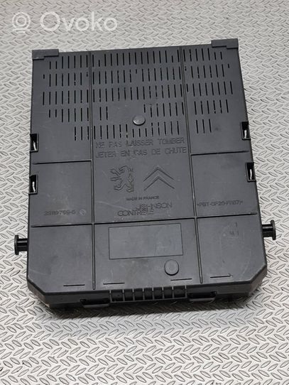 Peugeot 5008 Module de fusibles 966689568002