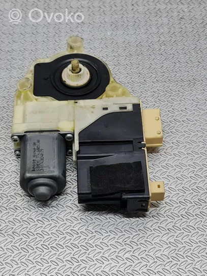 Citroen C4 I Varikliukas priekinio langų pakėlėjo 9681574880