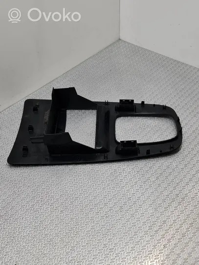 Seat Alhambra (Mk1) Rivestimento in plastica cornice della leva del cambio 