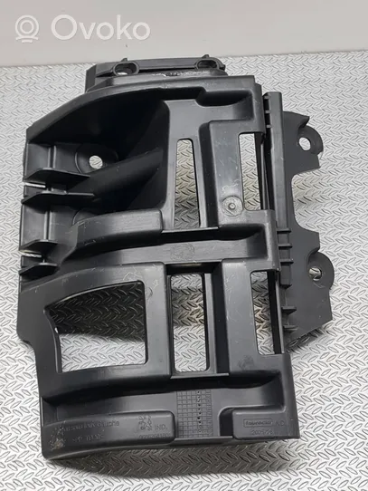 Peugeot 5008 Support de pare-chocs arrière 9686264180