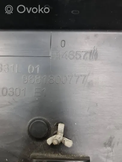 Citroen C3 Picasso Ramka przedniej tablicy rejestracyjnej 9681800777