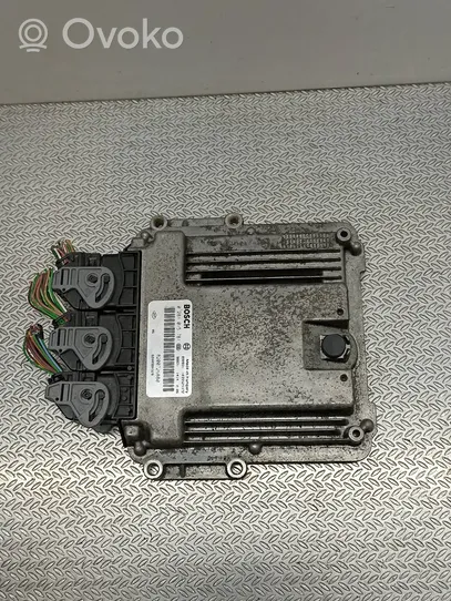 Renault Laguna III Calculateur moteur ECU 8200980329