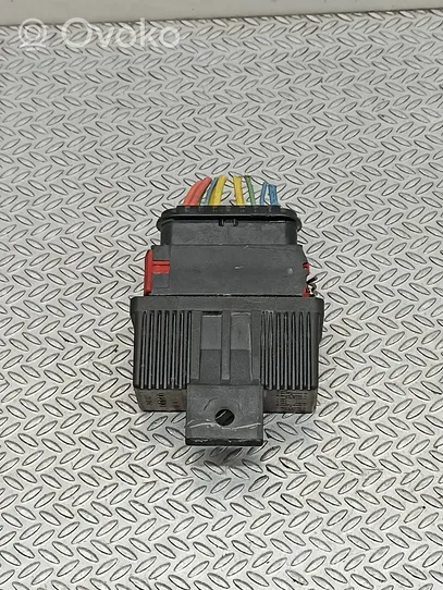 Citroen C4 I Polttoainepumpun rele 240107