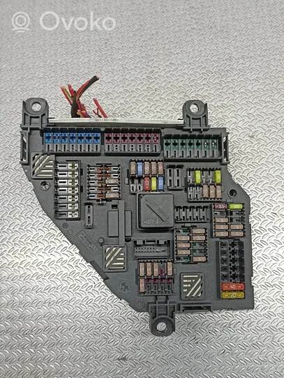 BMW 5 F10 F11 Sulakemoduuli 9234423