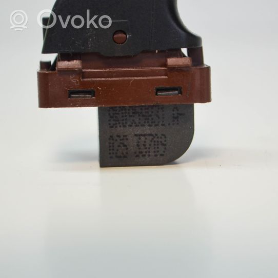 Audi A4 S4 B8 8K Interruttore a pulsante apertura portellone posteriore/bagagliaio 8K0959831A