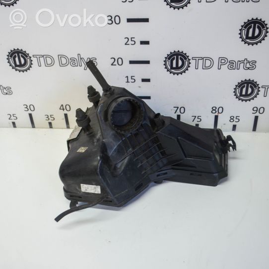 Audi A4 S4 B8 8K Ilmansuodatin 8K0133835AD