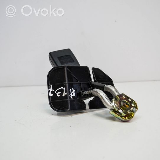 Audi A4 S4 B6 8E 8H Boucle de ceinture de sécurité arrière centrale 8E08577978E0857739