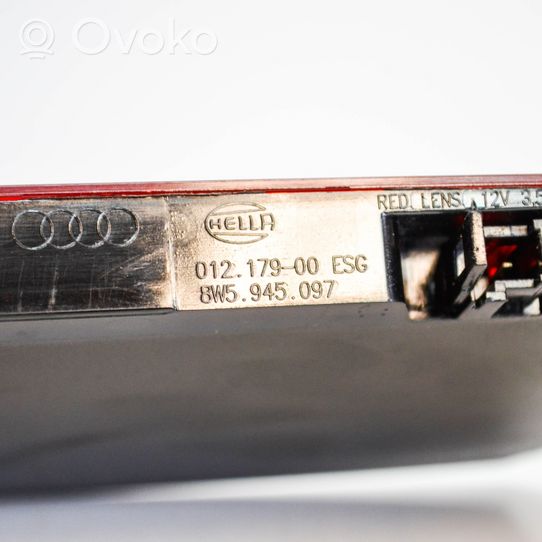 Audi A4 S4 B9 Trzecie światło stop 8W5945097