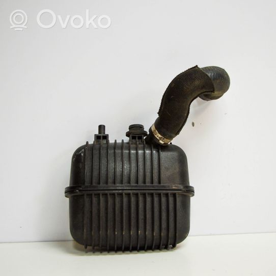 Audi A4 S4 B9 Serbatoio del vuoto 8K0145832B