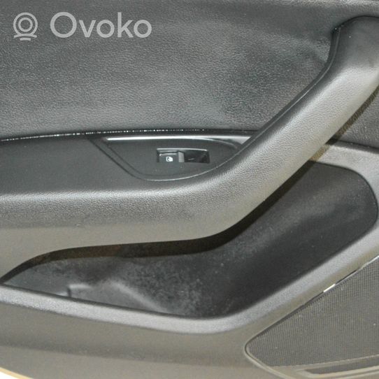 Audi A5 Rivestimento del pannello della portiera posteriore 8W8867317