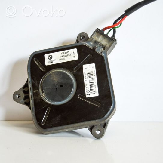 BMW 3 F30 F35 F31 Aušinimo ventiliatoriaus rėlė 7608407