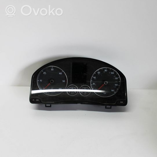 Volkswagen Jetta III Spidometrs (instrumentu panelī) 1K0920974M