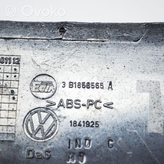 Volkswagen PASSAT B5 Ohjauspyörän pylvään verhoilu 3B1858565A
