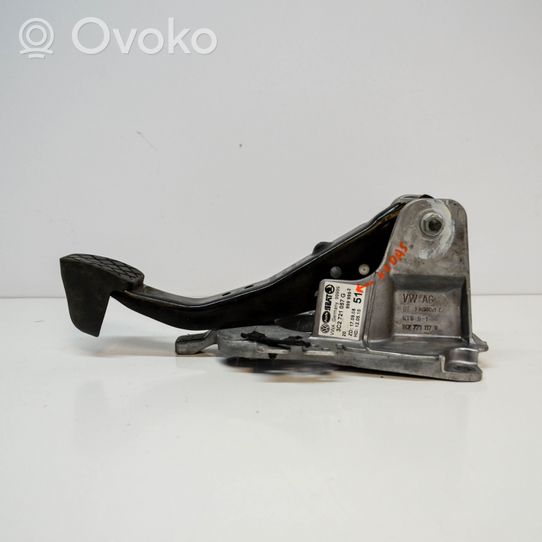 Volkswagen PASSAT CC Brake pedal 