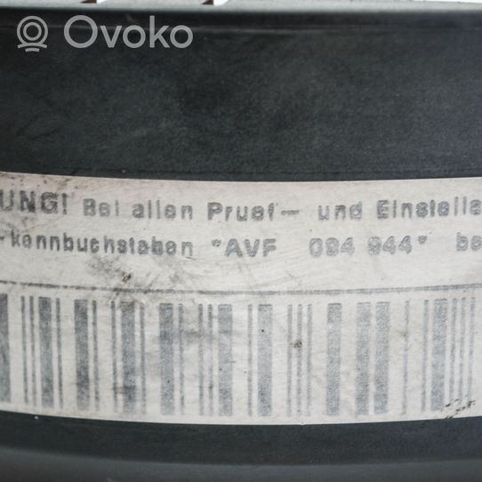 Volkswagen PASSAT B5 Muu moottoritilan osa AVF045109107E