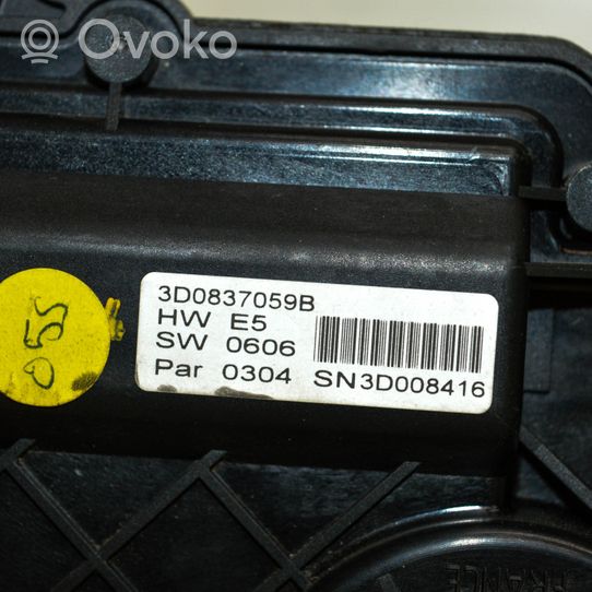 Volkswagen Phaeton Takaoven lukitusmoottori 3D0837059B