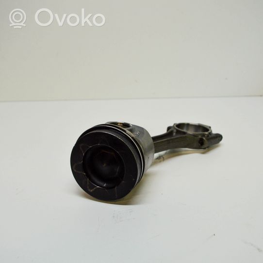 Volkswagen Jetta VI Piston 070110100705