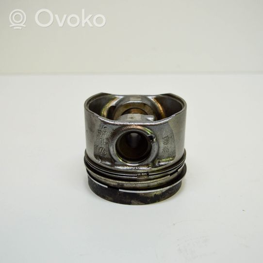 Volkswagen Jetta VI Piston 