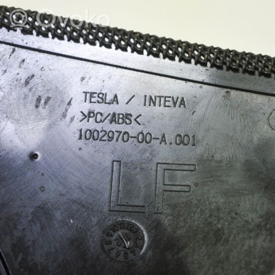 Tesla Model S Maskownica centralnego głośnika deski rozdzielczej 100297000A