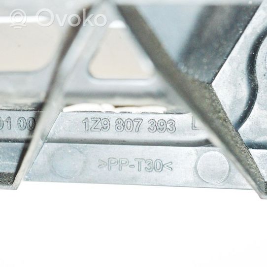 Skoda Octavia Mk2 (1Z) Support de coin de pare-chocs 1Z9807393