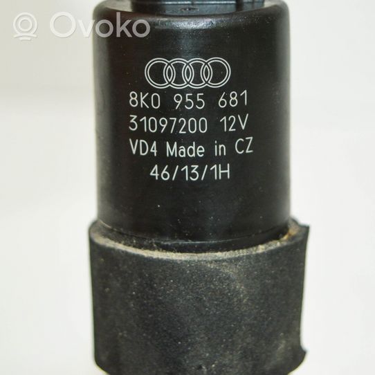 Audi A4 S4 B8 8K Pompa lavavetri parabrezza/vetro frontale 8K0955681