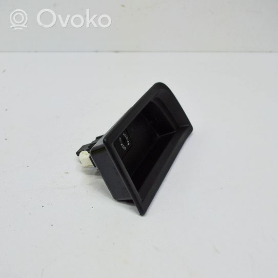 BMW 3 F30 F35 F31 Gniazdo / Złącze AUX 9207357