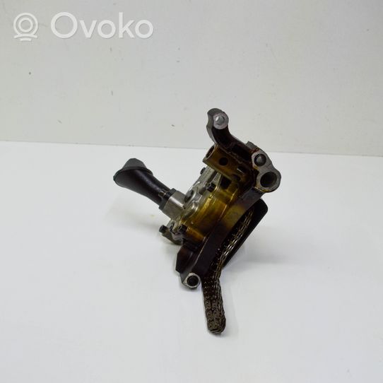 Volkswagen Tiguan Oil pump 03C105Q