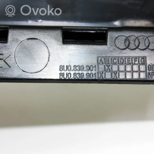 Audi Q3 8U Takaoven lasin muotolista 8U0839901