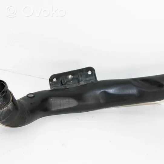 Volkswagen Caddy Tube d'admission de tuyau de refroidisseur intermédiaire 5N0145840G