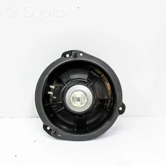 Audi A4 S4 B9 Garsiakalbis (-iai) galinėse duryse 8W5035411