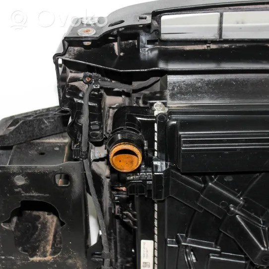 Volkswagen PASSAT B8 Jäähdyttimen kehyksen suojapaneeli 5Q0121251GD