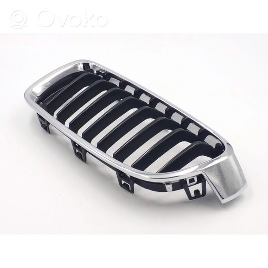 BMW 3 F30 F35 F31 Grille calandre supérieure de pare-chocs avant 51137260497