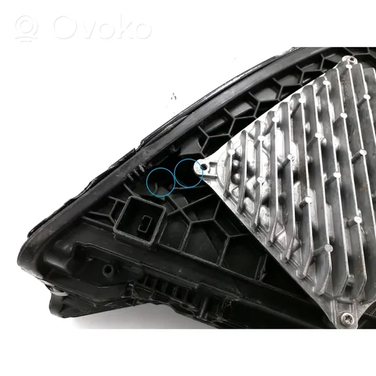 Mercedes-Benz  CLE C236 Lampa przednia A2369066300