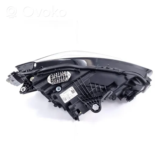 BMW 2 Active Tourer U06 Lampa przednia 5A42247-01