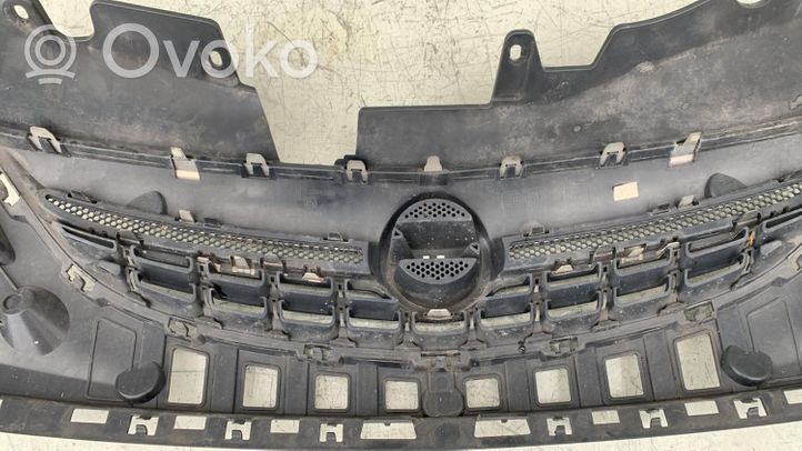 Opel Corsa D Front bumper upper radiator grill 13286000