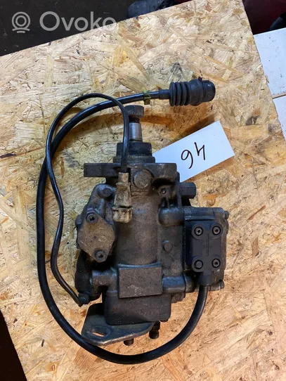 Audi A6 S6 C4 4A Fuel injection high pressure pump 046130108A